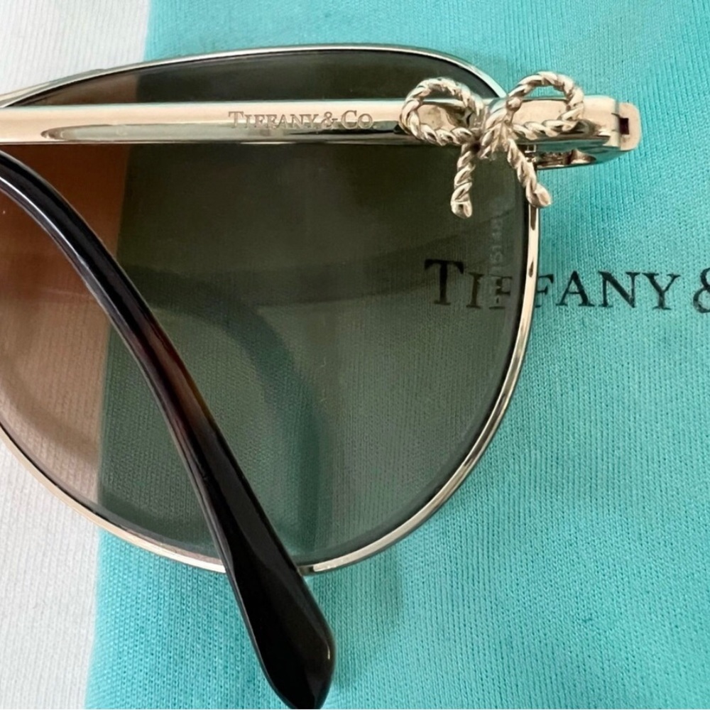 🔴Authentic TIFFANY & CO Avitar Sunglasses with bow design 🔴 Tiffany Teal.